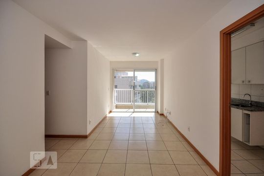 Sala de apartamento à venda com 3 quartos, 75m² em Taquara, Rio de Janeiro
