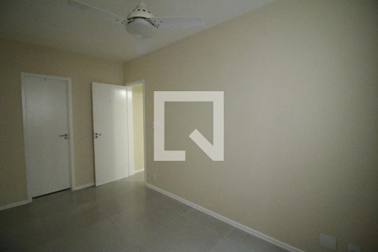 Suíte  de apartamento à venda com 2 quartos, 60m² em Taquara, Rio de Janeiro