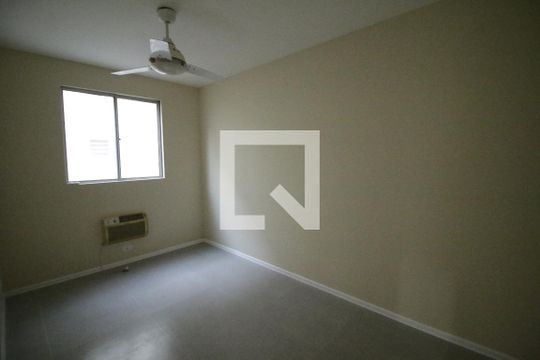 Suíte  de apartamento à venda com 2 quartos, 60m² em Taquara, Rio de Janeiro