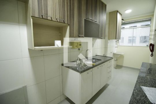 Cozinha de apartamento à venda com 2 quartos, 60m² em Taquara, Rio de Janeiro