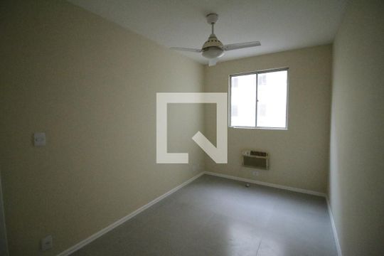 Suíte  de apartamento à venda com 2 quartos, 60m² em Taquara, Rio de Janeiro