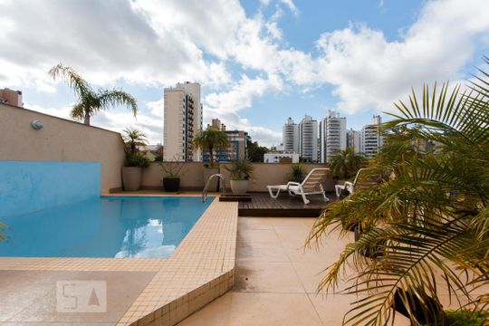 Piscina de apartamento para alugar com 3 quartos, 336m² em Rio Branco, Porto Alegre