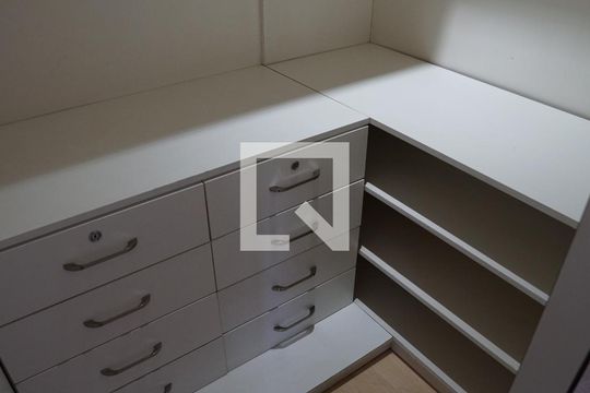 Closet de apartamento à venda com 1 quarto, 43m² em Vila Andrade, São Paulo