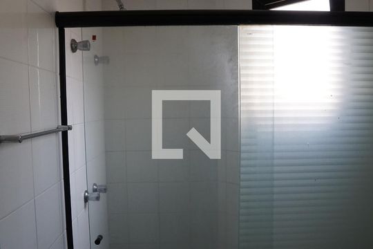 Banheiro de apartamento à venda com 1 quarto, 43m² em Vila Andrade, São Paulo