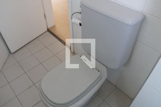 Banheiro de apartamento à venda com 1 quarto, 43m² em Vila Andrade, São Paulo