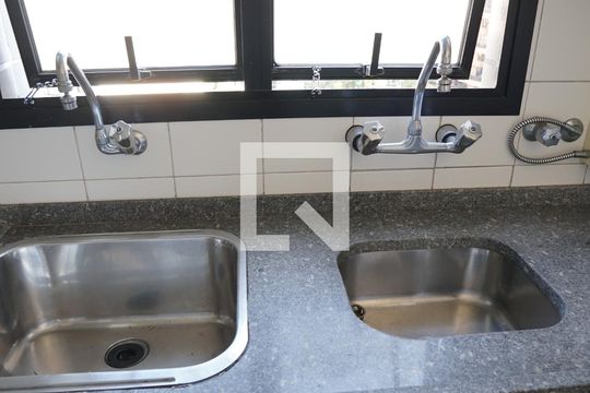 Cozinha de apartamento à venda com 1 quarto, 43m² em Vila Andrade, São Paulo
