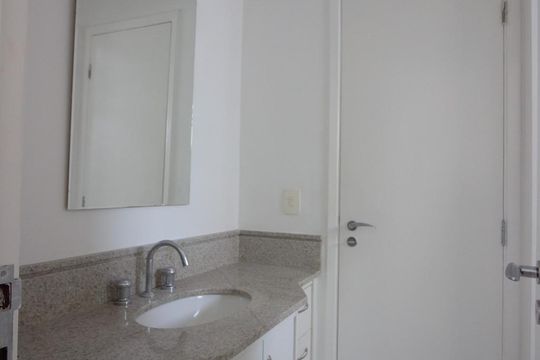 Banheiro de apartamento para alugar com 4 quartos, 80m² em Santana, São Paulo