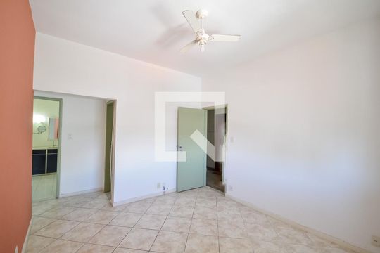 Sala de apartamento para alugar com 2 quartos, 74m² em Praça da Bandeira, Rio de Janeiro