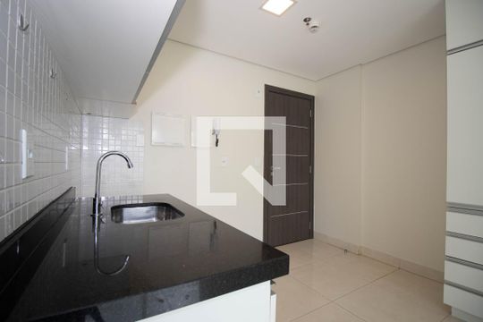 Cozinha de apartamento para alugar com 1 quarto, 31m² em Sul (águas Claras), Brasília