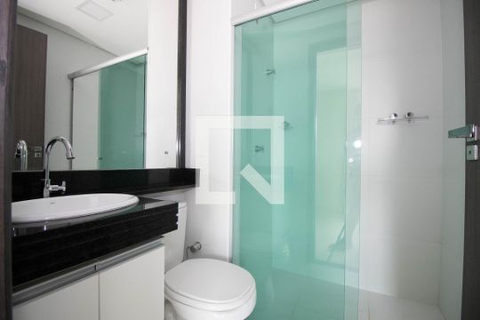 Banheiro  de apartamento para alugar com 1 quarto, 31m² em Sul (águas Claras), Brasília