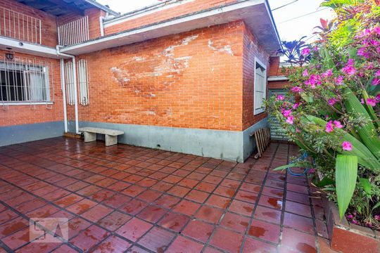 Quintal de casa à venda com 3 quartos, 150m² em Jardim Peri, Osasco