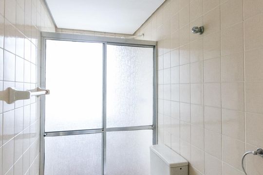 Banheiro de apartamento para alugar com 1 quarto, 42m² em Itaim Bibi, São Paulo