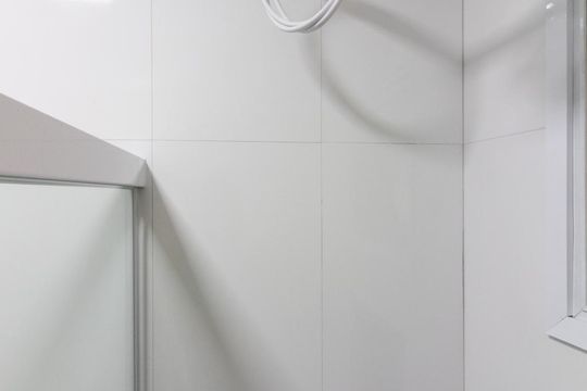 Banheiro de kitnet/studio para alugar com 1 quarto, 20m² em Rudge Ramos, São Bernardo do Campo