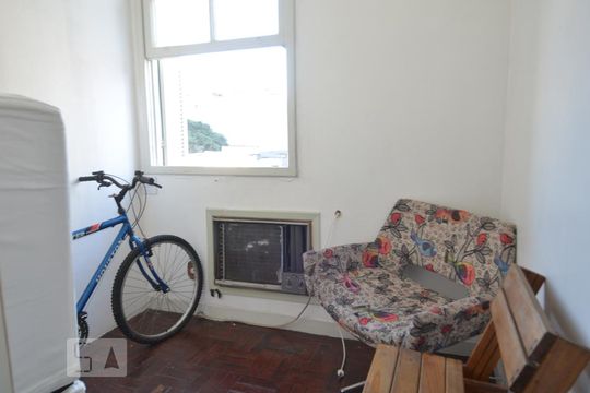 Quarto 1 de apartamento à venda com 2 quartos, 70m² em Santana, Porto Alegre