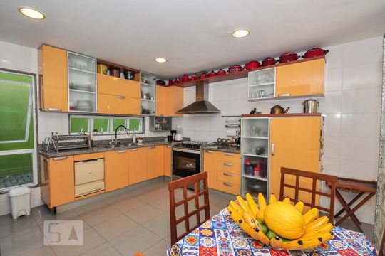 Cozinha de casa de condomínio à venda com 4 quartos, 850m² em Anil, Rio de Janeiro