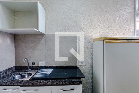 Cozinha de apartamento para alugar com 1 quarto, 20m² em Mooca, São Paulo