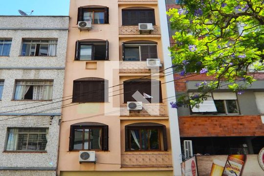 Fachada de apartamento para alugar com 1 quarto, 45m² em Bela Vista, Porto Alegre
