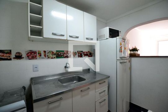 Cozinha de apartamento para alugar com 1 quarto, 45m² em Bela Vista, Porto Alegre