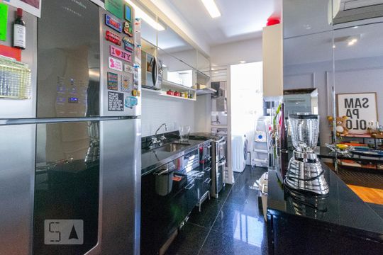 Cozinha de apartamento à venda com 2 quartos, 72m² em Vila Nova Conceição, São Paulo