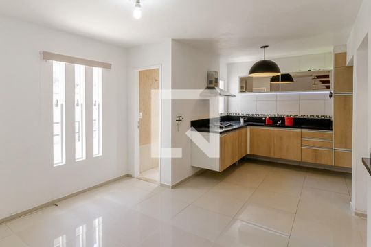 Casa de Condomínio para alugar com 2 quartos, 70m² em Vila Moinho Velho, São Paulo