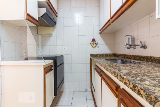 Cozinha  de apartamento para alugar com 3 quartos, 78m² em Vila Yara, Osasco