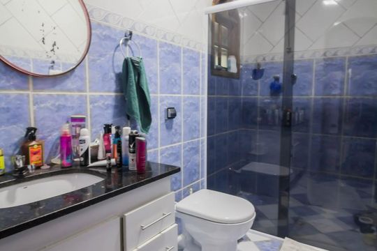 Banheiro da Suíte 2 de casa à venda com 5 quartos, 430m² em Jardim Santa Clara, Guarulhos