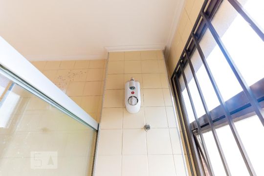 Banheiro suíte 1 de apartamento para alugar com 3 quartos, 250m² em Cambuí, Campinas