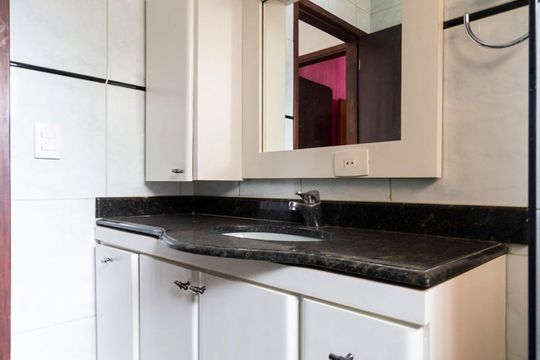 Banheiro Social de casa à venda com 3 quartos, 180m² em Chácara Inglesa, São Paulo