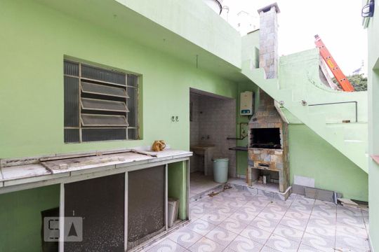 Quintal com Churrasqueira de casa à venda com 3 quartos, 180m² em Chácara Inglesa, São Paulo