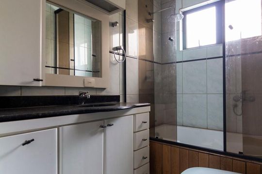 Banheiro Social de casa à venda com 3 quartos, 180m² em Chácara Inglesa, São Paulo