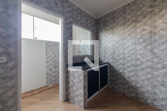 Cozinha de apartamento para alugar com 1 quarto, 50m² em Vila Califórnia, São Paulo