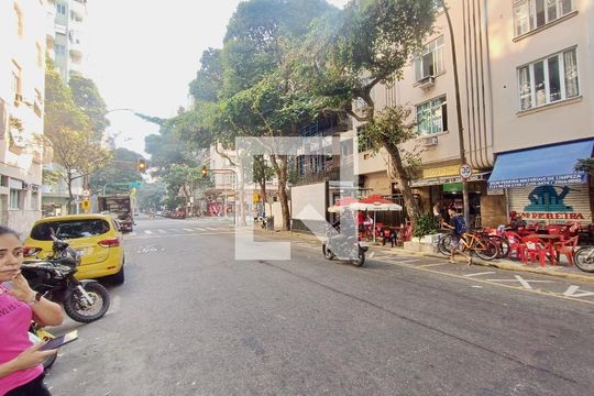Vista da Rua de kitnet/studio à venda com 1 quarto, 26m² em Copacabana, Rio de Janeiro