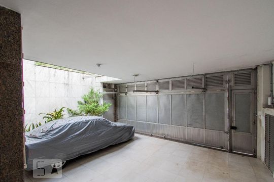 Garagem de casa à venda com 4 quartos, 275m² em Bosque da Saúde, São Paulo