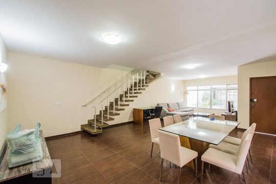 Casa à venda com 4 quartos, 275m² em Bosque da Saúde, São Paulo