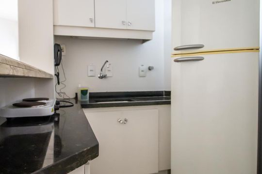 Cozinha de apartamento à venda com 1 quarto, 54m² em Jardim Paulistano, São Paulo