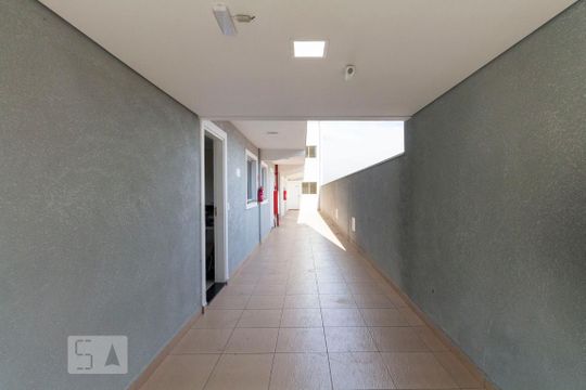 Corredor de entrada de apartamento para alugar com 2 quartos, 60m² em Jabaquara, São Paulo