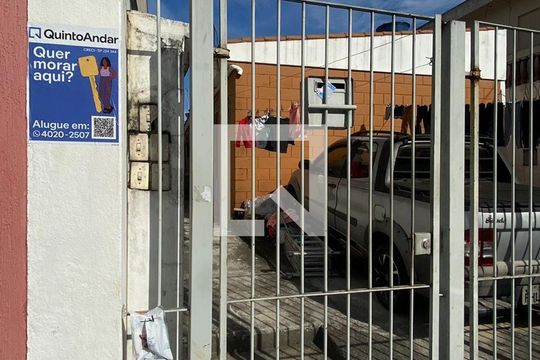 Fachada de casa para alugar com 1 quarto, 25m² em Vila das Mercês, São Paulo