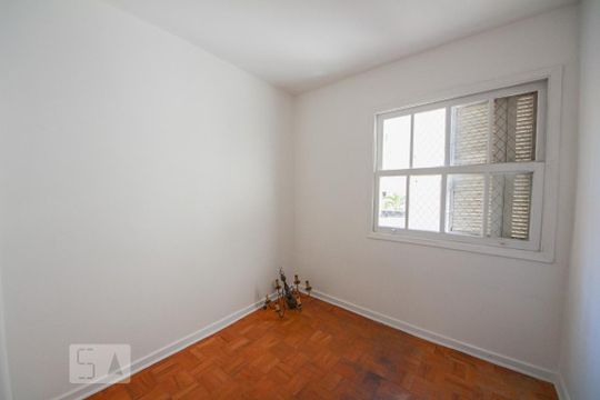 Quarto de serviço de apartamento para alugar com 2 quartos, 67m² em Pinheiros, São Paulo