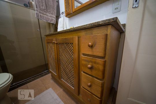 Banheiro de apartamento à venda com 3 quartos, 90m² em Icaraí, Niterói