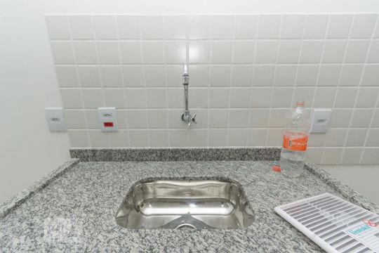 Detalhe da cozinha de apartamento para alugar com 1 quarto, 40m² em Vila do Encontro, São Paulo