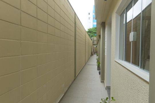 Corredor de apartamento para alugar com 1 quarto, 40m² em Vila do Encontro, São Paulo