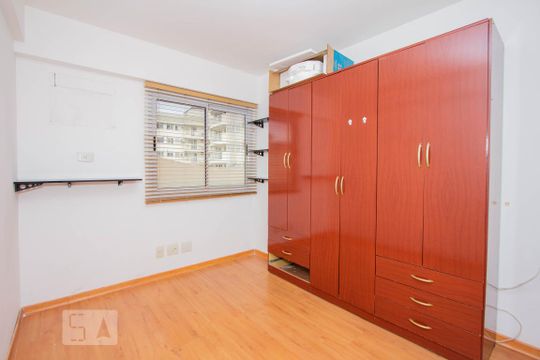 Quarto 3 de apartamento para alugar com 3 quartos, 84m² em Catete, Rio de Janeiro