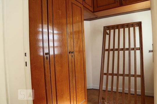 Quarto de Serviço de apartamento à venda com 3 quartos, 140m² em Higienópolis, São Paulo
