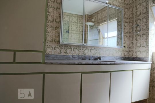 Banheiro 1 de apartamento à venda com 3 quartos, 140m² em Higienópolis, São Paulo