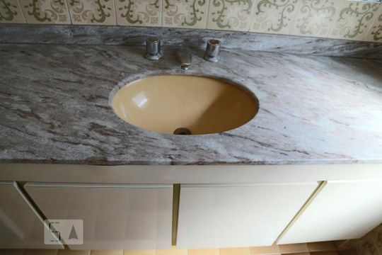 Banheiro 1 de apartamento à venda com 3 quartos, 140m² em Higienópolis, São Paulo