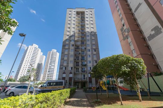 Fachada de apartamento à venda com 3 quartos, 65m² em Cambuci, São Paulo