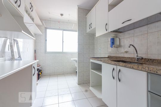 Cozinha de apartamento para alugar com 2 quartos, 55m² em Jaguaré, São Paulo