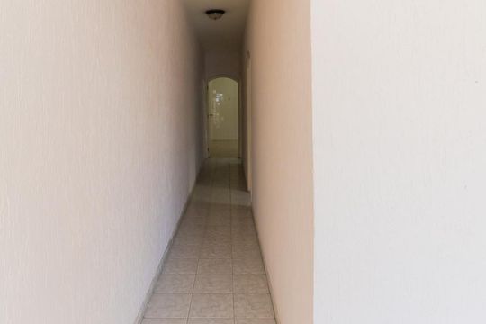 Corredor de casa para alugar com 2 quartos, 120m² em Parque Boturussu, São Paulo