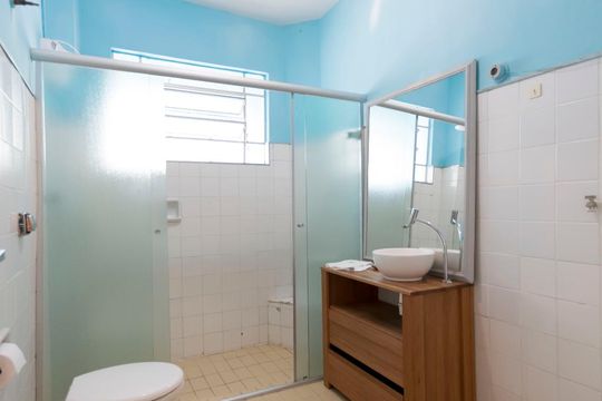 Banheiro de apartamento à venda com 1 quarto, 54m² em Cambuci, São Paulo
