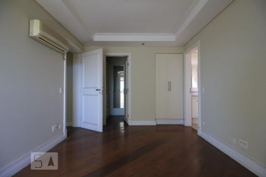 Suíte 1 de apartamento para alugar com 4 quartos, 550m² em Real Parque, São Paulo